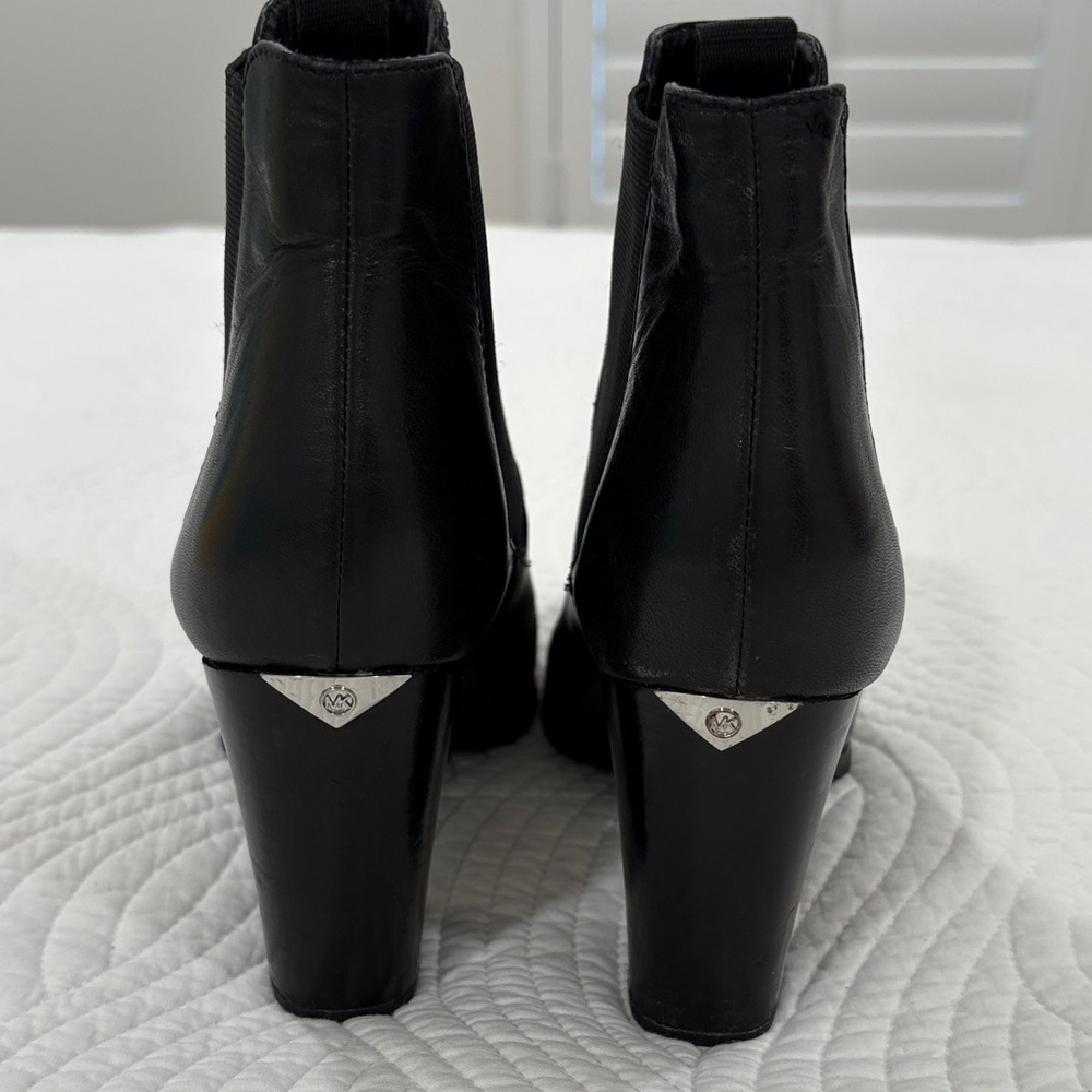 Michael Kors Chic Black Ankle Booties 8.5 - Picture 2 of 9